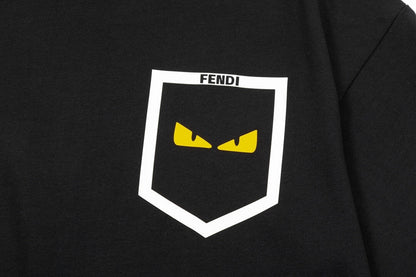 Camiseta con estampado de bolsillo