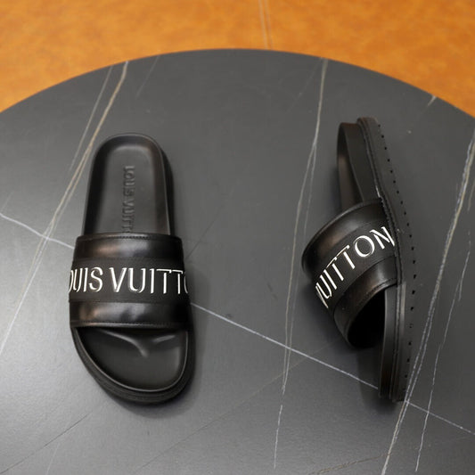 Letter Print  Slippers