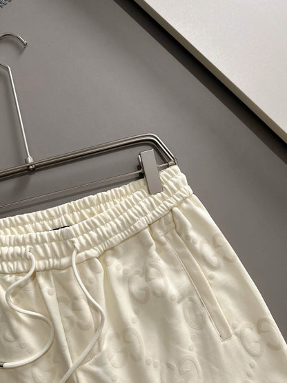 Pantalones cortos con bolsillo de parche y estampado integral