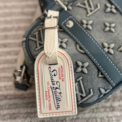 Bolso para cámara vintage con relieve