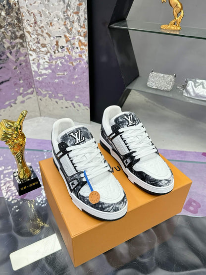 Classic Series Gradient Sneakers