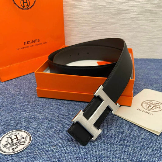 Ceinture en cuir classique à boucle simple avec lettre