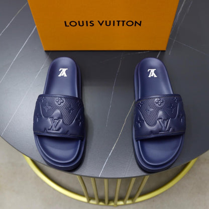 Chaussons multicolores à motifs classiques