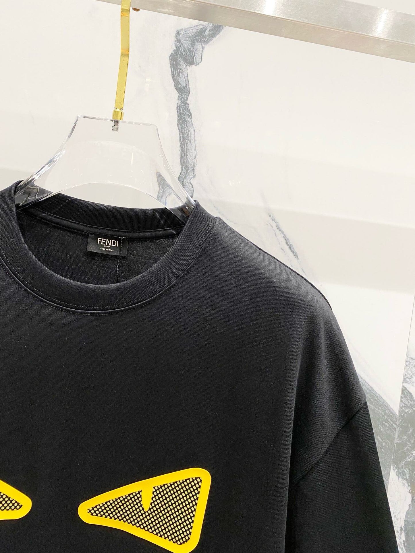 Camiseta con estampado de ojos