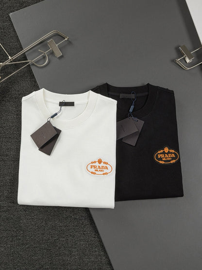 Camiseta con bordado de corona