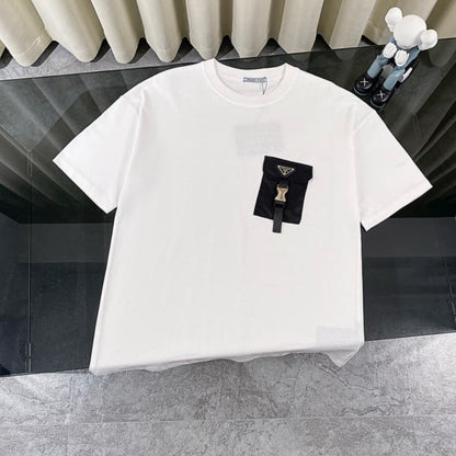 Camiseta con bolsillo utilitario
