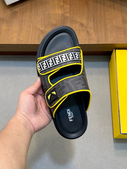 Pantuflas con estampado de ojos y estampado F