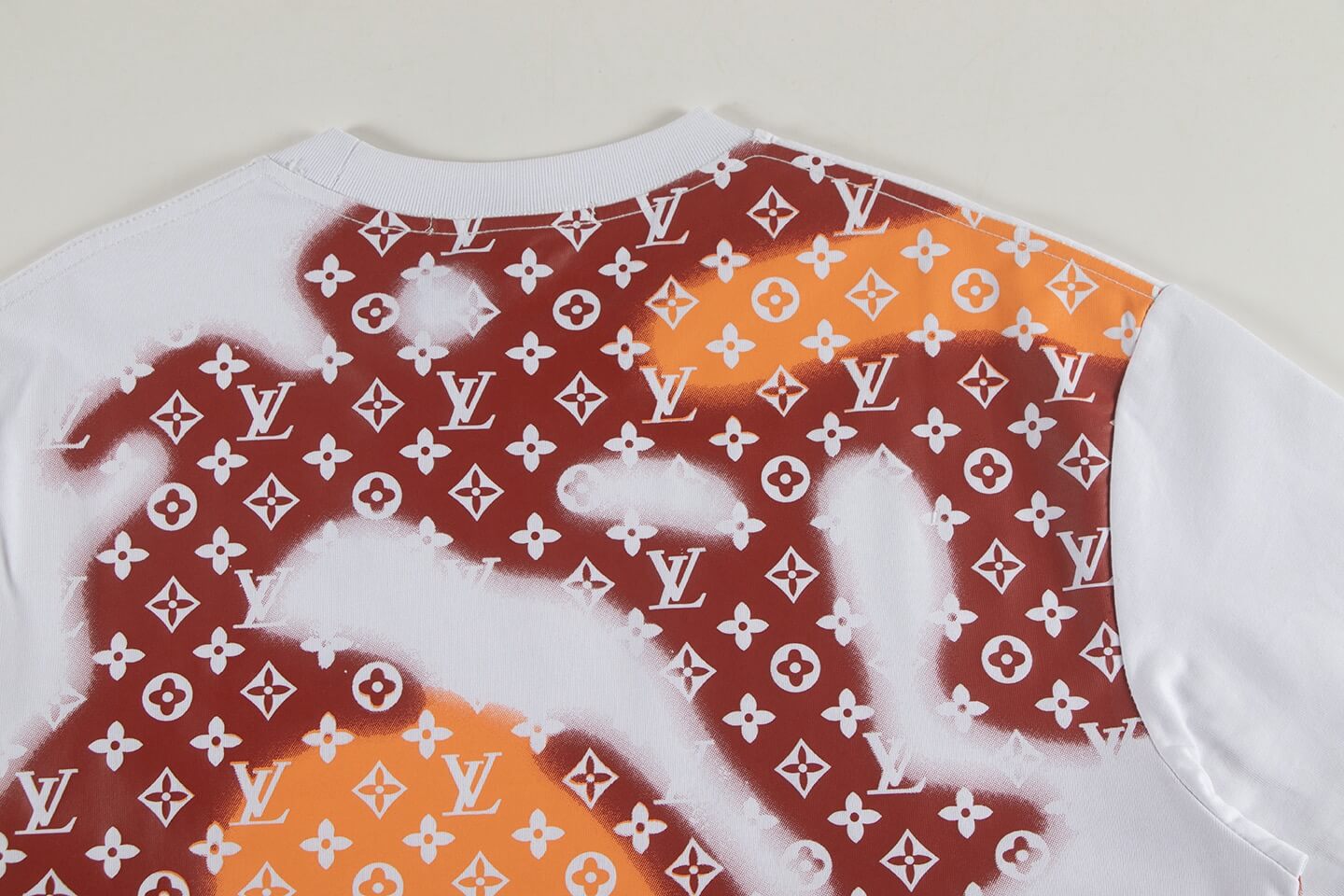 Camiseta con renderizado de degradado