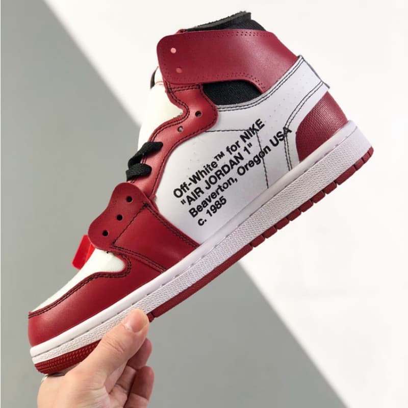 Zapatillas clásicas rojas
