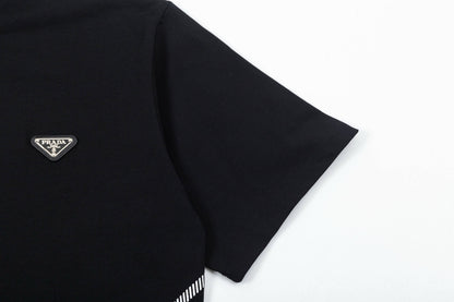 Camiseta clásica con estampado de triángulos