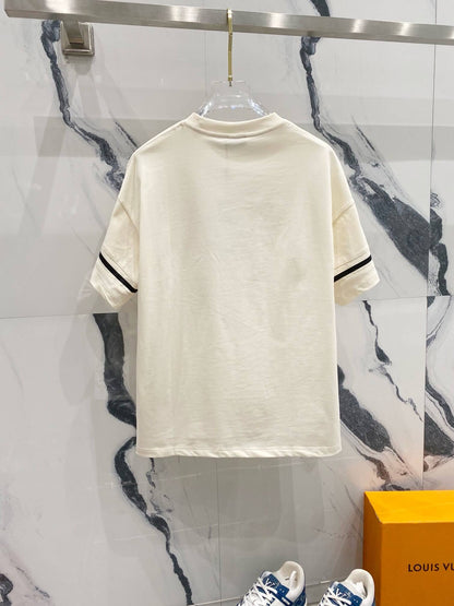 Camiseta con mangas articuladas
