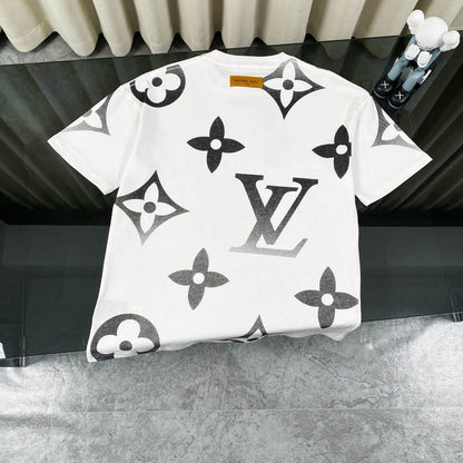 Camiseta con estampado degradado por toda la prenda