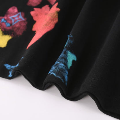 Camiseta con estampado artístico de lavado de tinta
