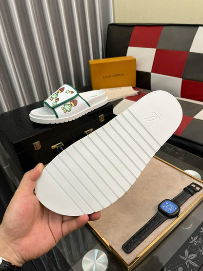 Chaussons en relief avec personnages de dessins animés