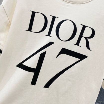 Camiseta con mangas articuladas