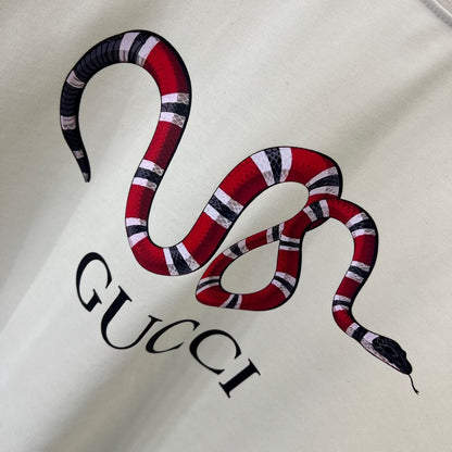 Camiseta con estampado de serpiente 2025