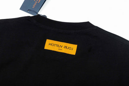 Camiseta con estampado de letras coloridas