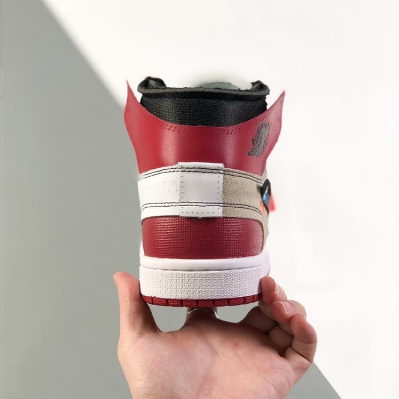Zapatillas clásicas rojas