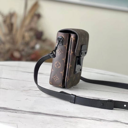 Mini bolso vintage en relieve