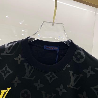 Camiseta con estampado a todo color