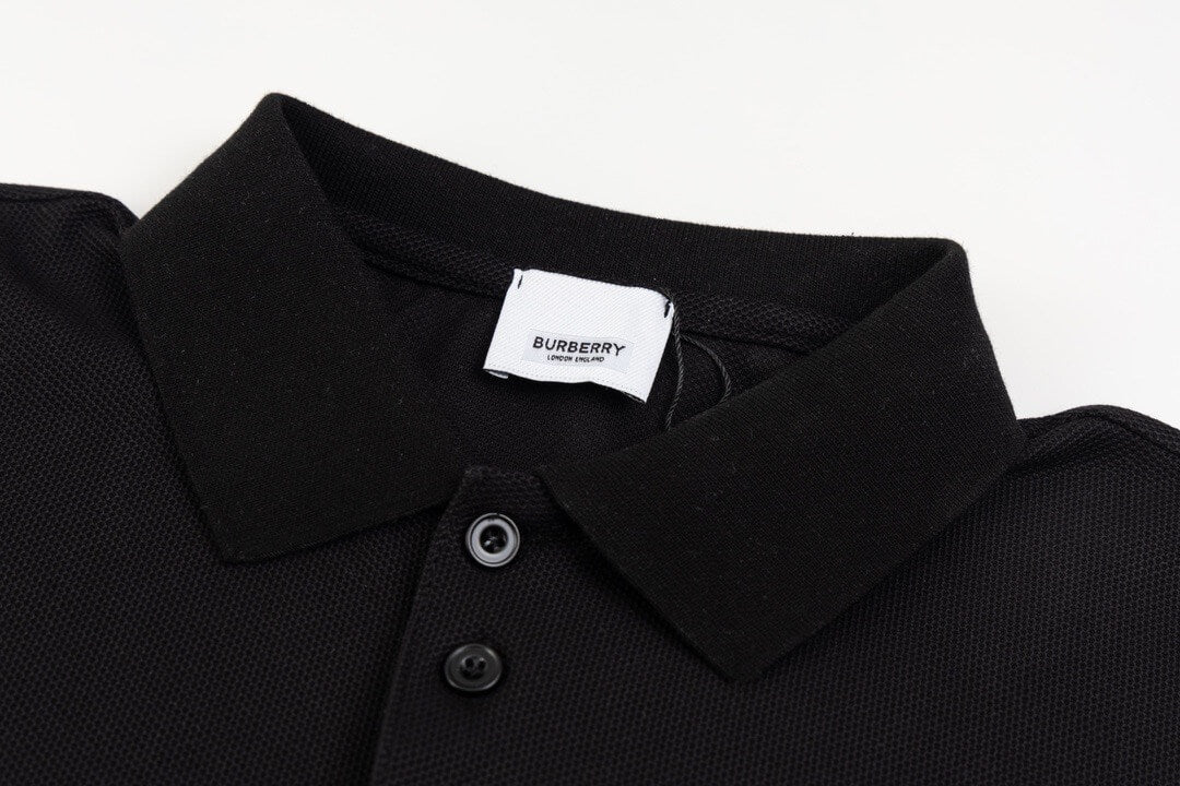 Camiseta polo con bordado de caballo de guerra a rayas