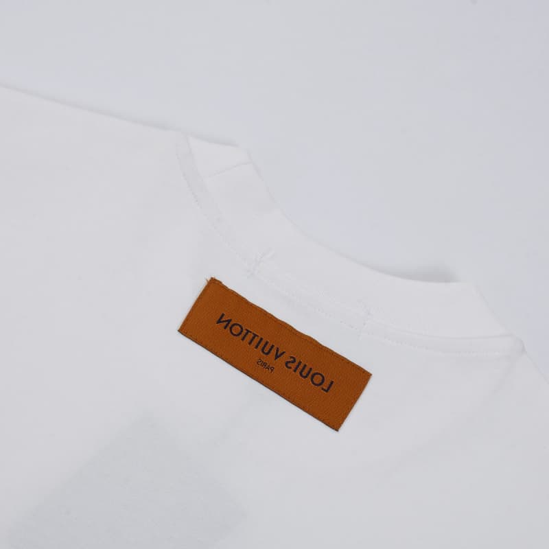 2025 New Classic Floral Pocket with Metal Logo T-shirt