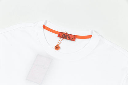 Camiseta azul bordada