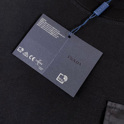 Camiseta con bolsillo utilitario