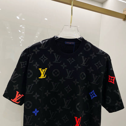 Camiseta con estampado a todo color