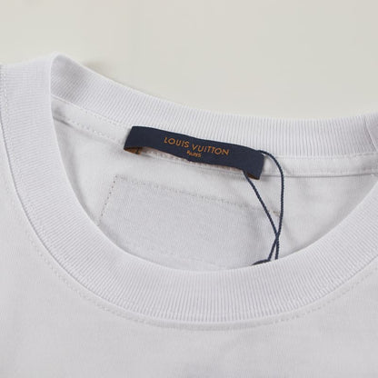 Camiseta bordada con parche 2025