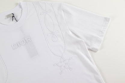 Camiseta bordada nueva 2025