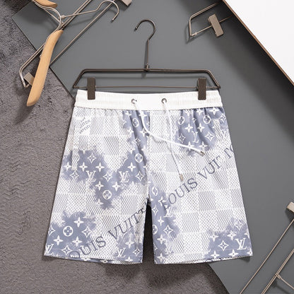 Shorts de playa con cuadros por todas partes