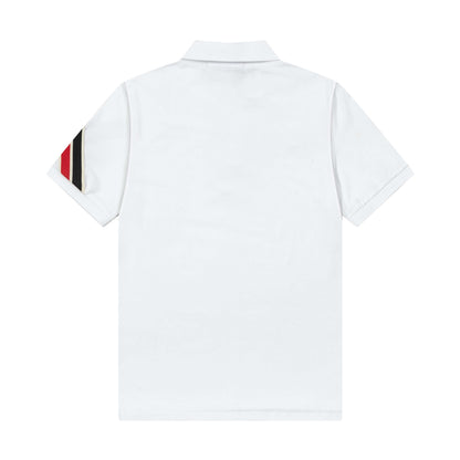 Polo de rayas en las mangas