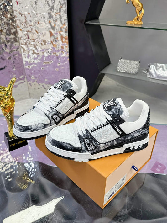 Classic Series Gradient Sneakers