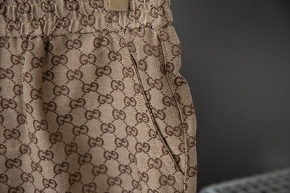 Short marron à imprimé intégral