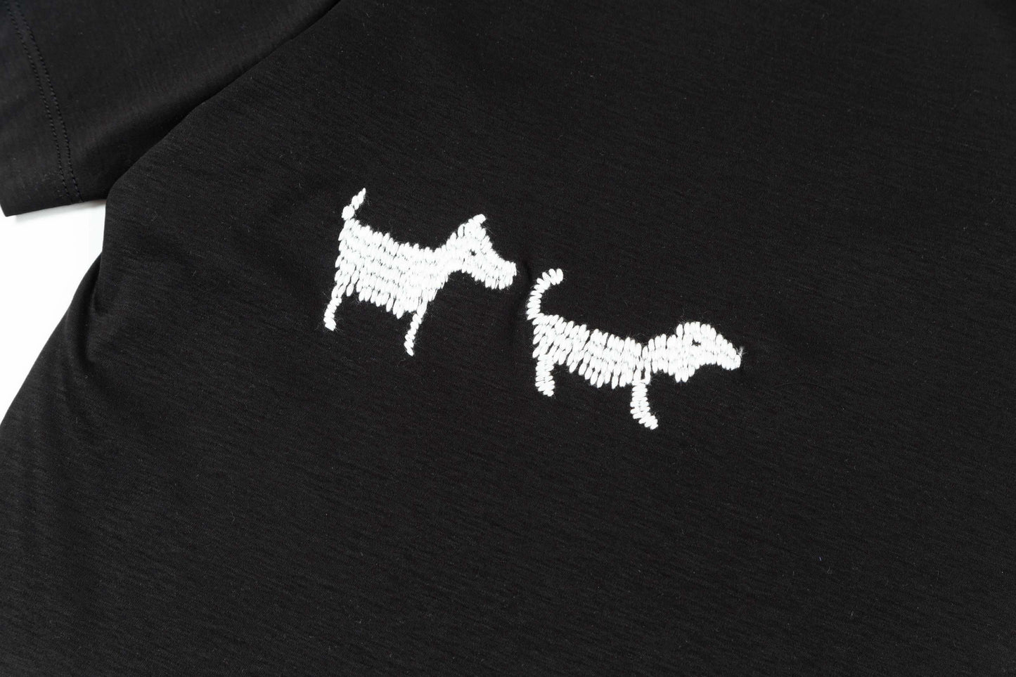 Camiseta con bordado de perro