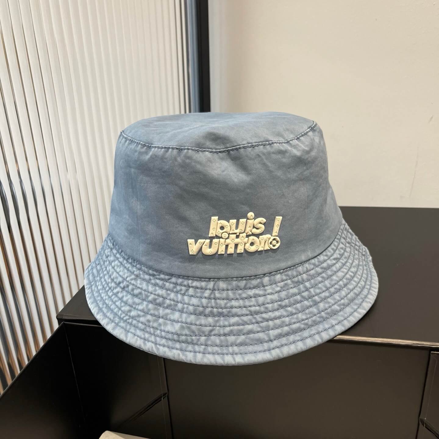 Sombrero de pescador con estampado 3D de letras de estilo minimalista