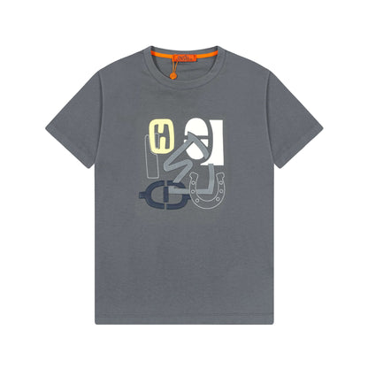 Camiseta con bordado de parche de cuero