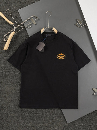 Camiseta con bordado de corona