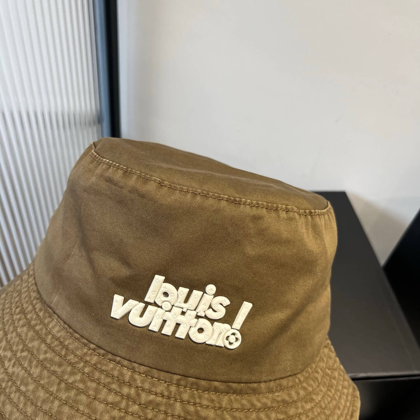 Sombrero de pescador con estampado 3D de letras de estilo minimalista