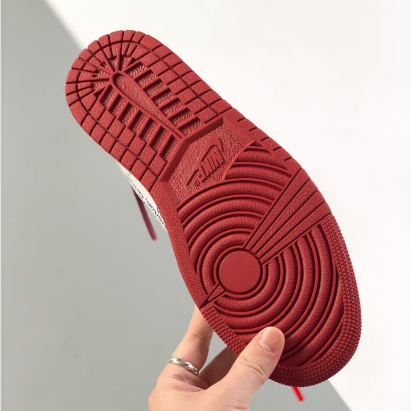 Zapatillas clásicas rojas