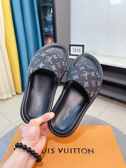Pantuflas clásicas con estampado integral