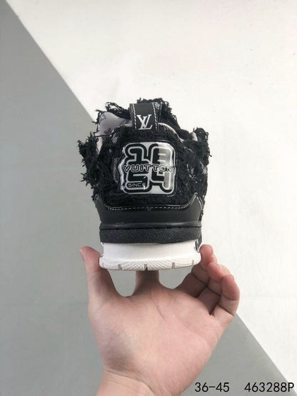 Nueva zapatilla de moda negra