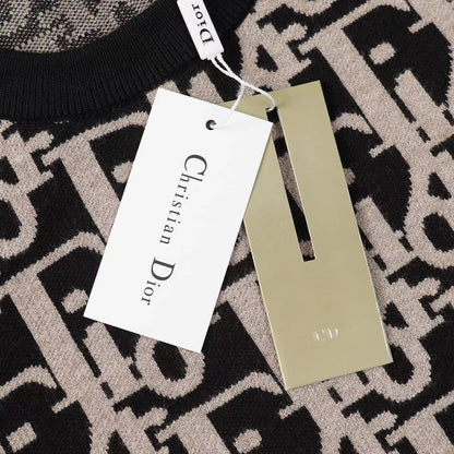 Suéter clásico con estampado integral