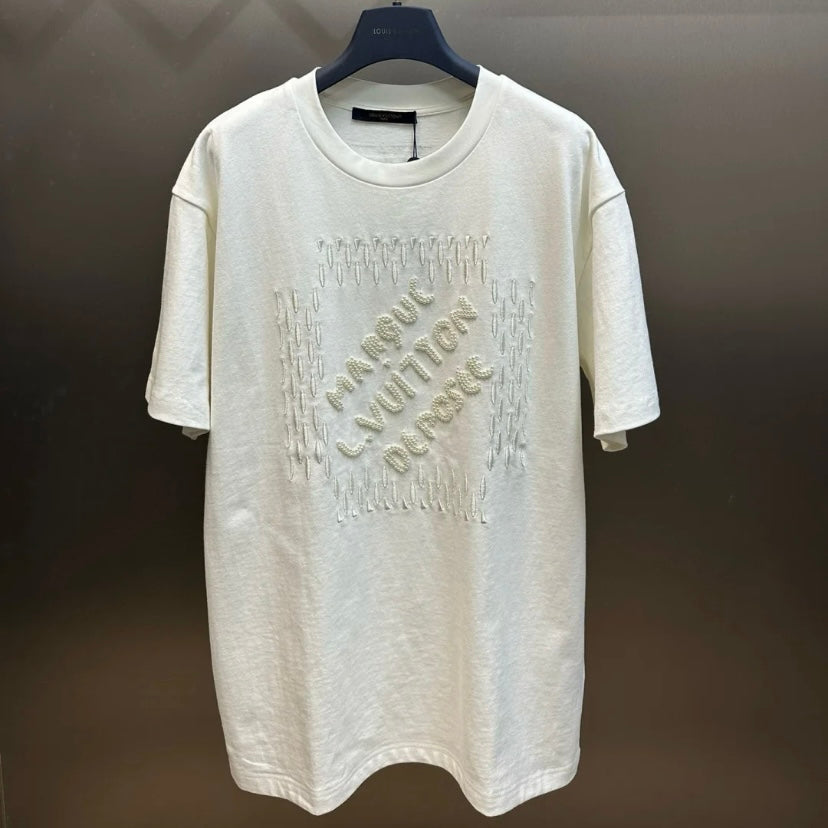 Camiseta bordada con perlas