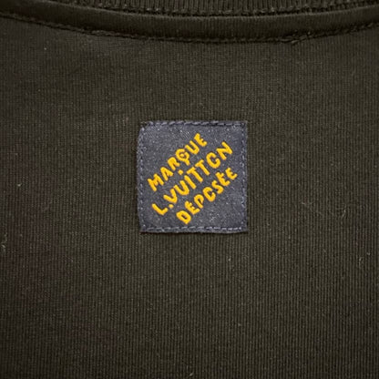 Camiseta artesanal con lentejuelas bordadas