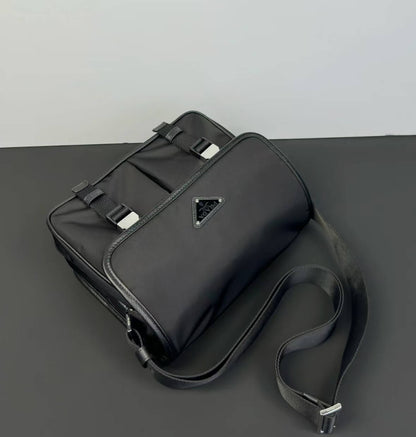 Bolso bandolera sencillo de nailon