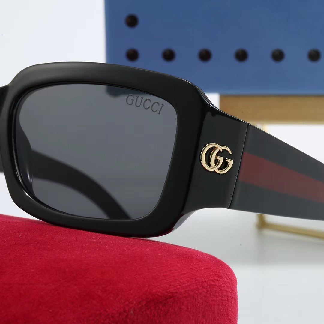 Gafas de sol retro con montura gruesa