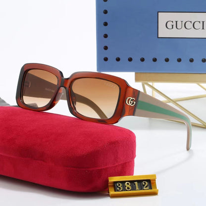 Gafas de sol retro con montura gruesa