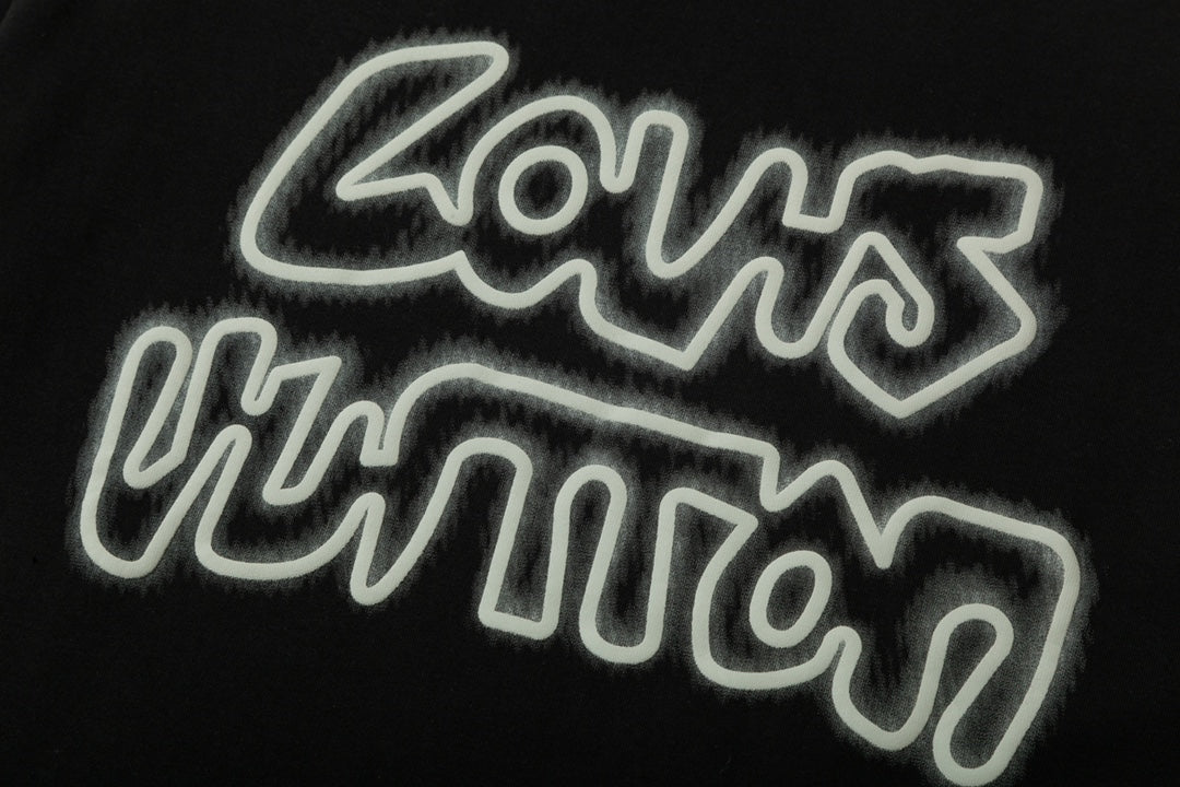 Camiseta con estampado de letras de espuma